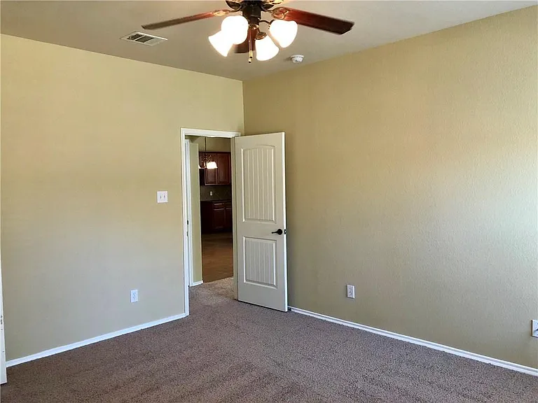 1104 Kaufman Rd — Photo 9
