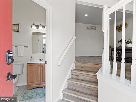 3rd image of 12942 Augustus Ct