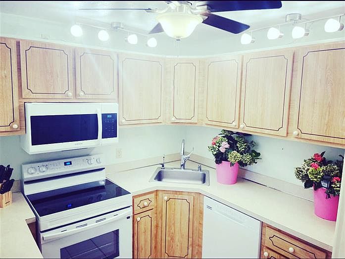 1st image of 519 Shady Pine Way APT B1