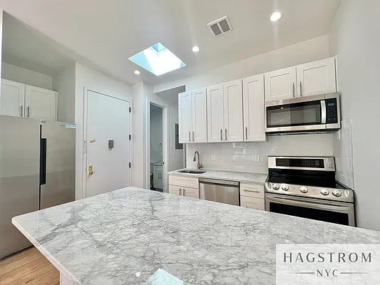 Rented by Hagstrom Management Inc | media 16