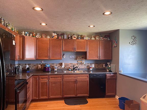 4th image of 47 Wenwood Cir