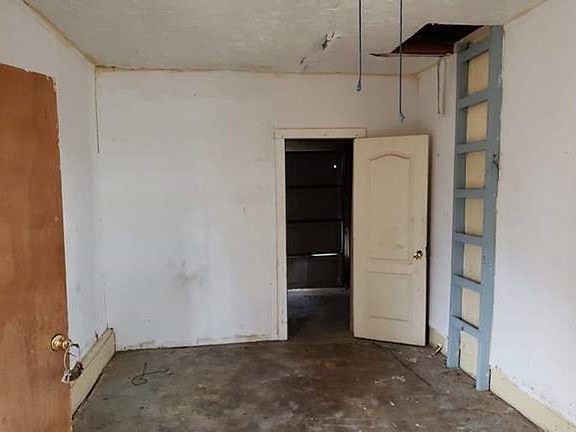5th image of 2818 NW 24th St