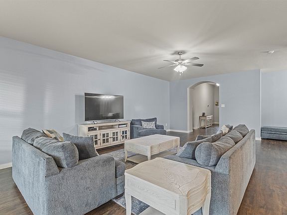 5th image of 1300 Lawnview Dr
