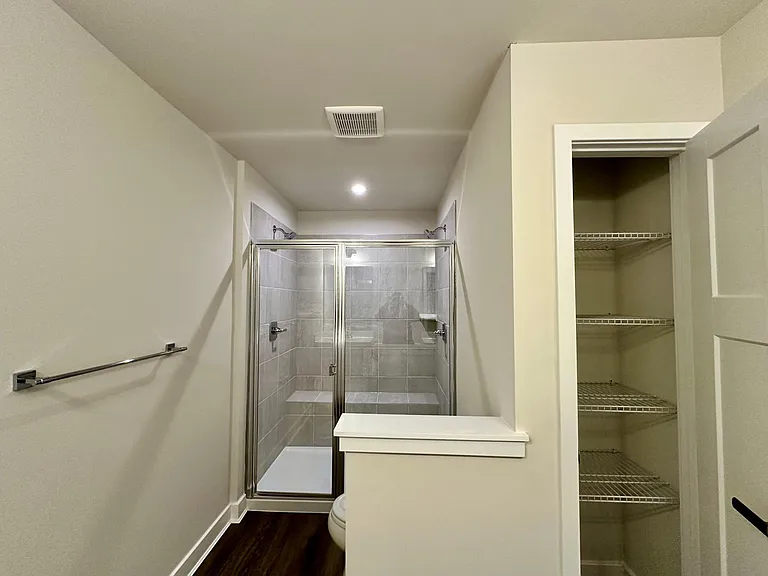 325 E Cochran St — Photo 25