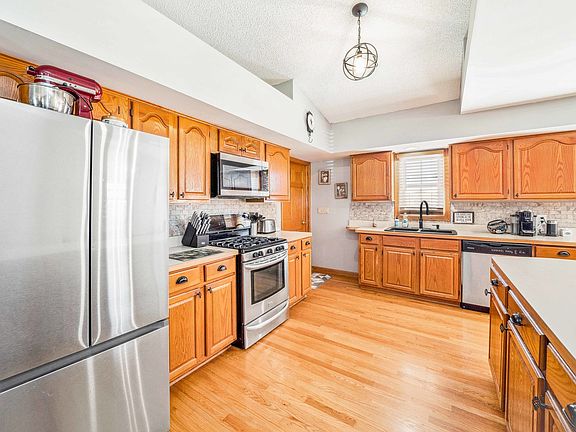 4th image of 1967 Rosemary Cir