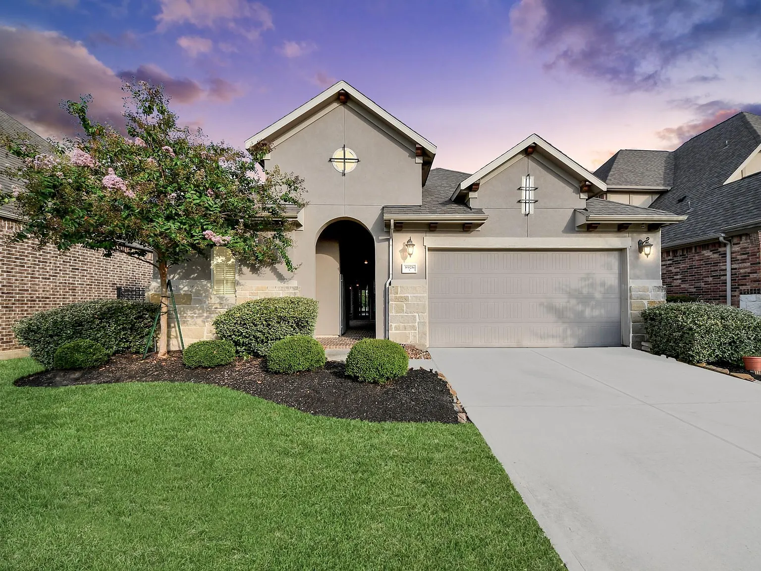 3 bed, 5.0 bath, 2996 sqft, $4,200 — Photo 1