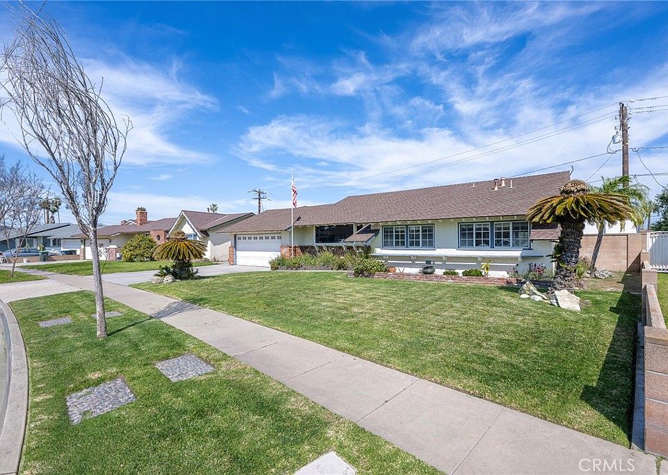 1st image of 7401 Grandoaks Dr