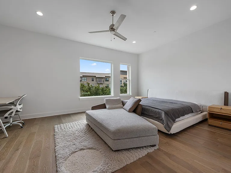 3810 Berkman Dr — Photo 18