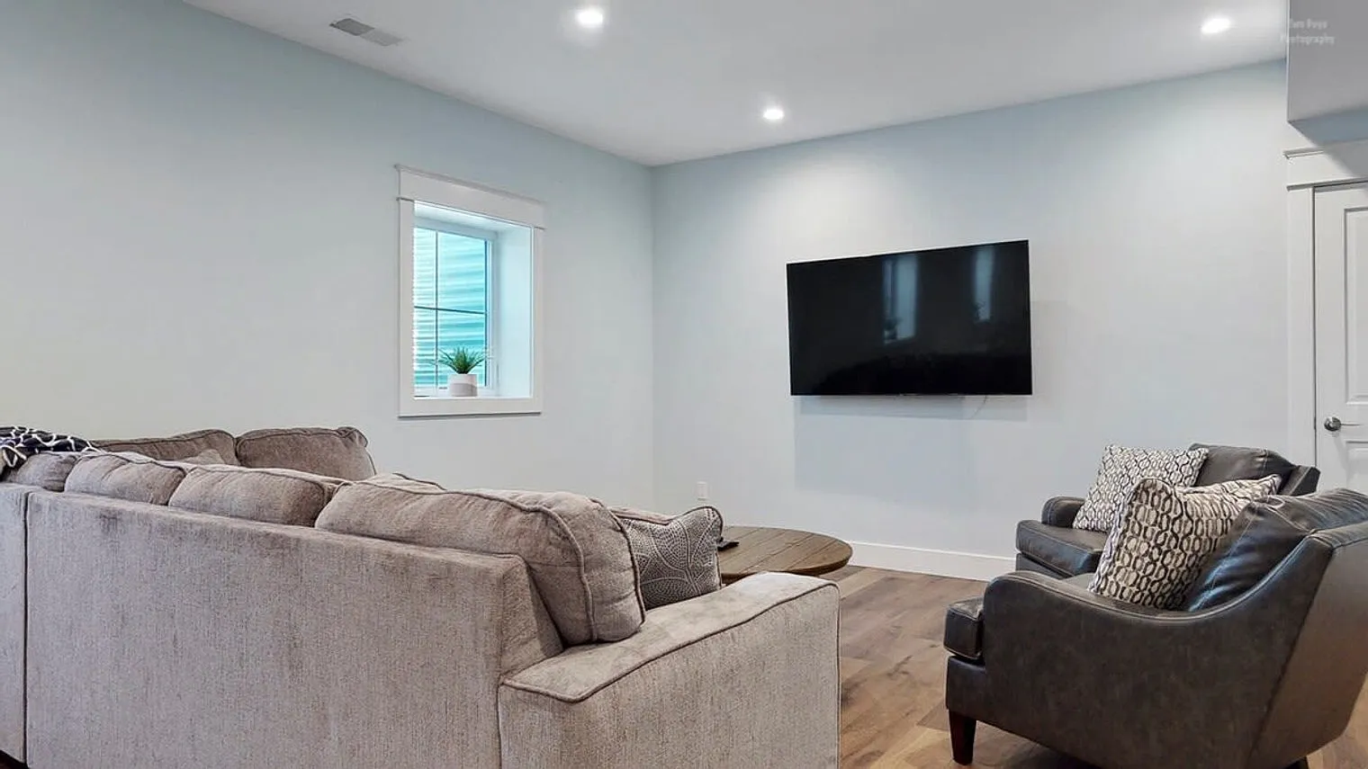 6 bed, 6.0 bath, 3552 sqft, $11,300 — Photo 3