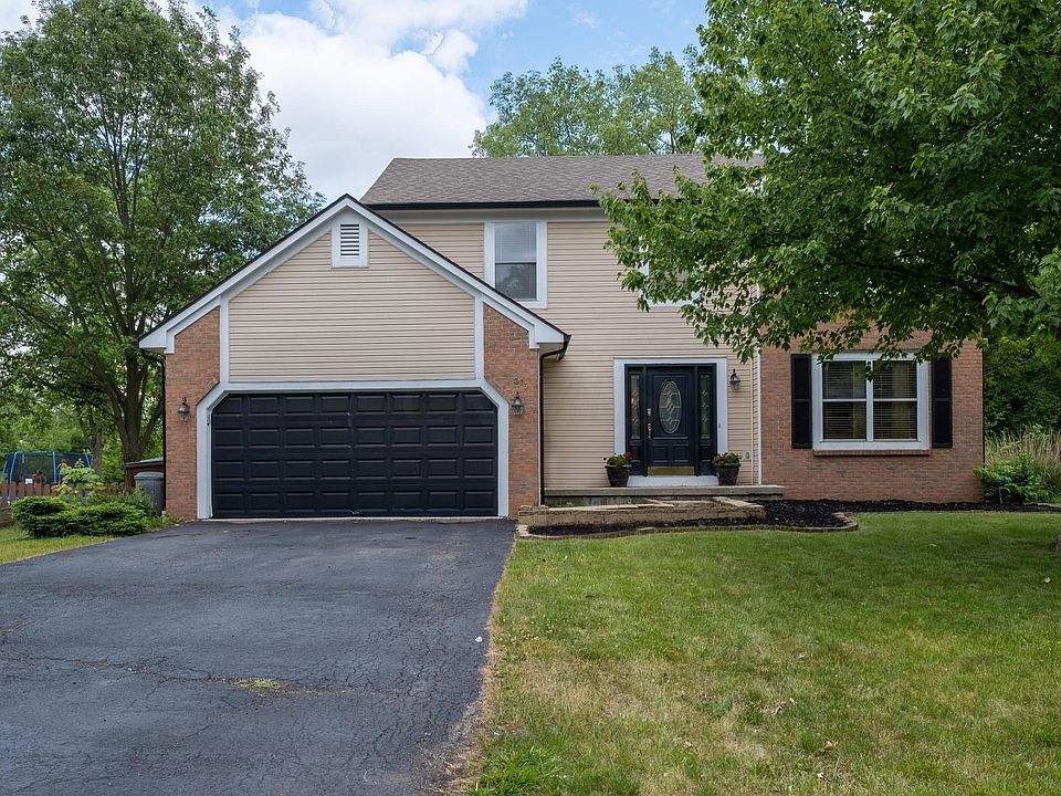 1st image of 215 Oakview Ct