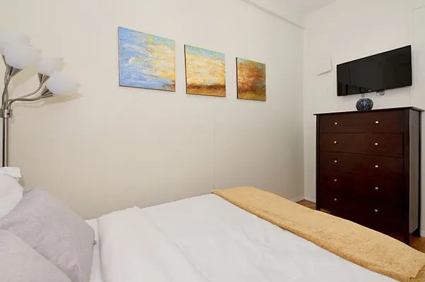 Rented by Eisenberg Exclusives | media 7