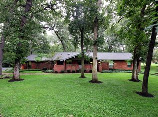 700 Dominion Dr, Saint Louis, MO 63131