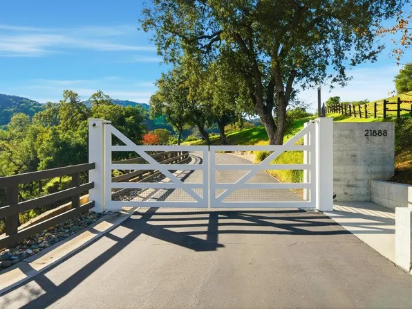 21888 Blue Oaks Pl, Los Altos Hills, CA 94022