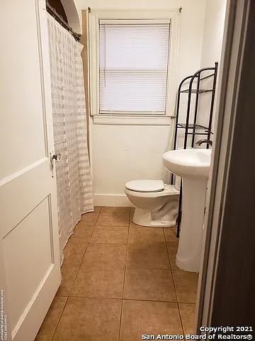 950 Santa Monica St — Photo 8