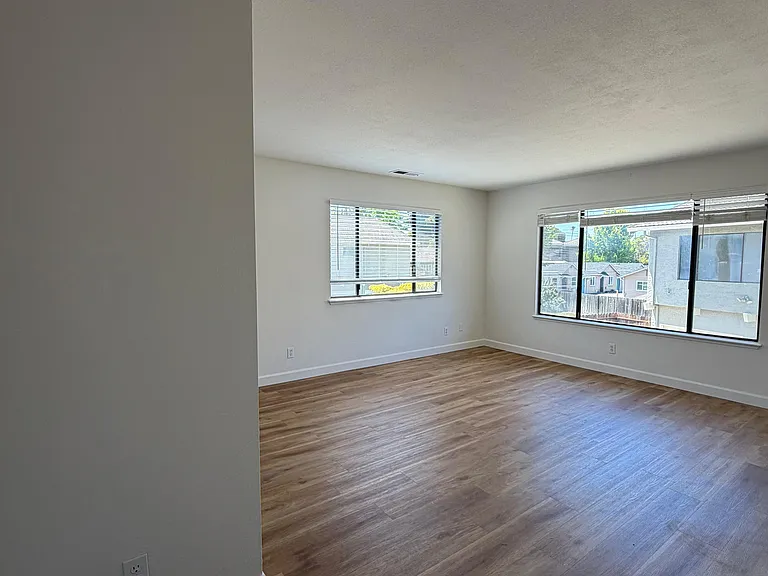 713 Frederick St — Photo 3