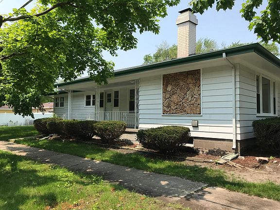 3rd image of 18468 Oakwood Ave
