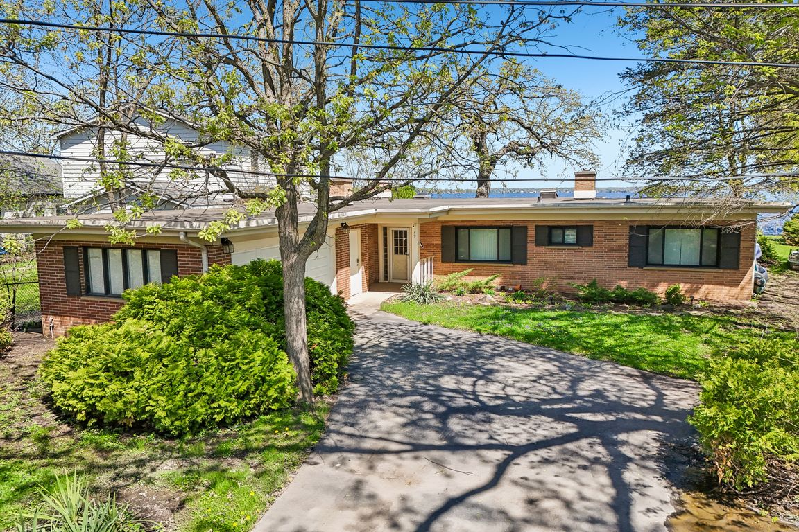Cora Ave-S2604-049.jpg