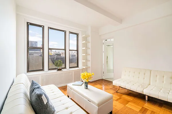 Sold by Compass | media 1