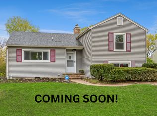 104 Park St, Oswego, IL 60543