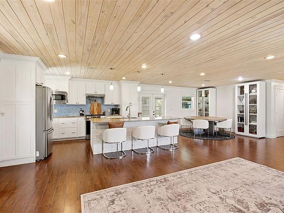 4th image of 706 18TH AVENUE DRIVE W