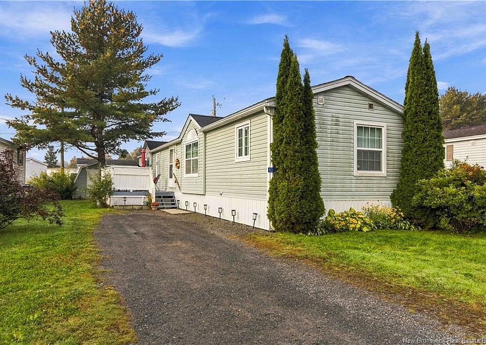 1st image of 10 Northrup Cres