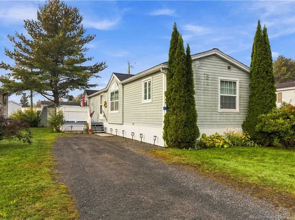 10 Northrup Cres, Lincoln, NB E3B 6T7