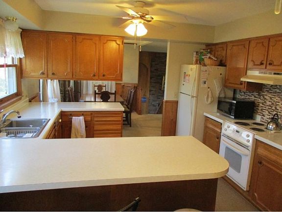 3rd image of 27059 Flintwood Cir