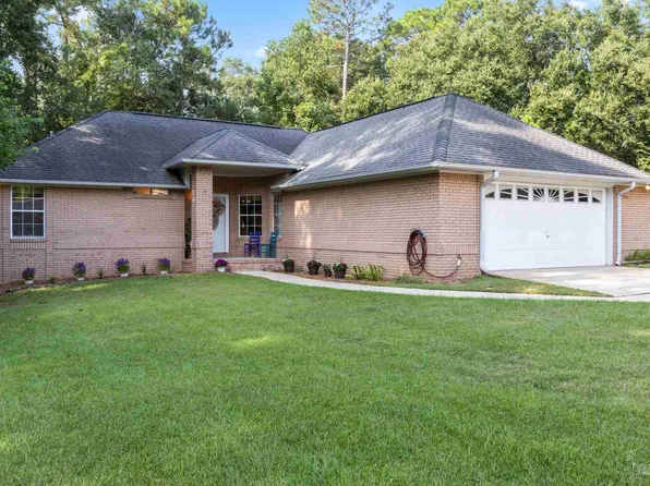 1811 Winding Creek Cir, Cantonment, FL 32533