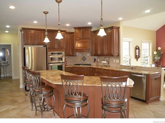4th image of 5633 Field Brook Dr
