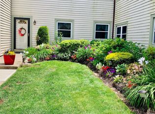 519 Lake Ct, Middle Island, NY 11953
