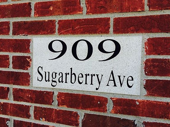 2nd image of 909 Sugarberry Ave