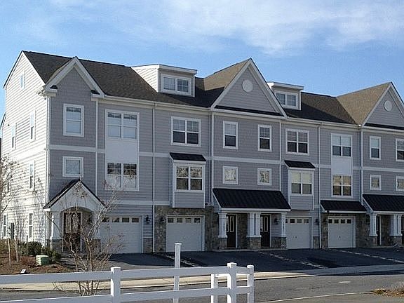 2nd image of 19897 Ames Dr