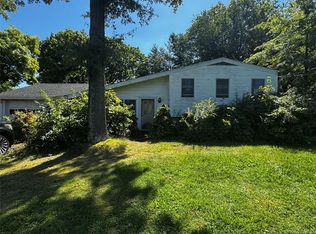 27 Convent Rd, Orangeburg, NY 10962