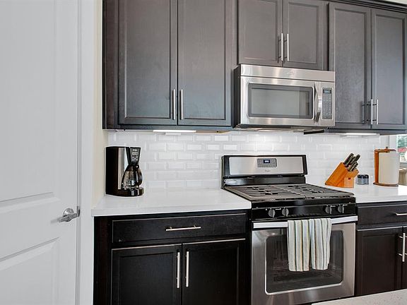 5th image of 50 N Hutcheson St