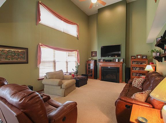 4th image of 24523 Arrowhead Dr
