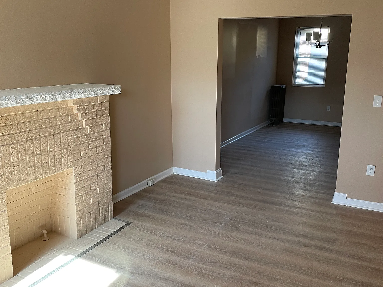 3 bed, 1.5 bath, 1392 sqft, $1,700 — Photo 2
