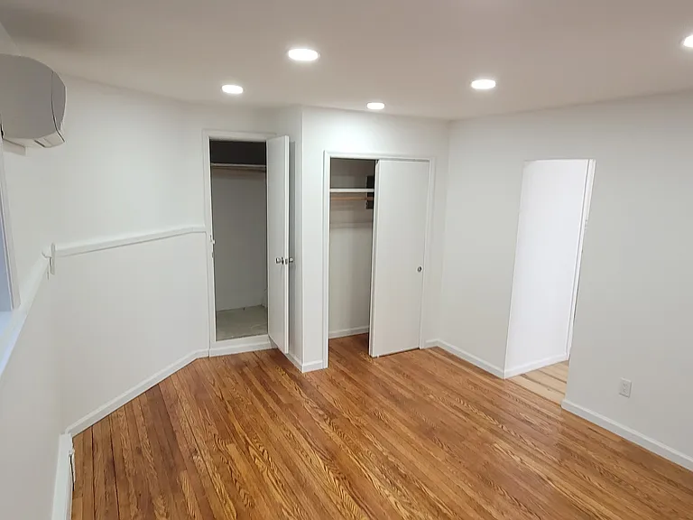 94 Martha Ct #10 — Photo 8