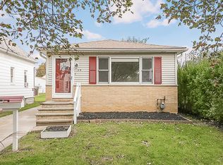 29 John St, Bedford, OH 44146
