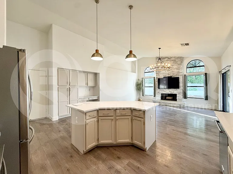 401 S Tiago Dr — Photo 9