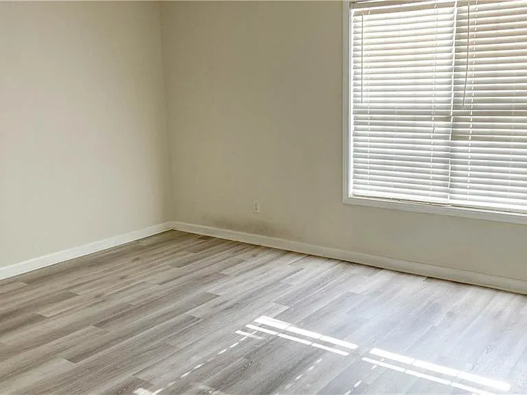 570 Sterling Pointe Ct — Photo 28