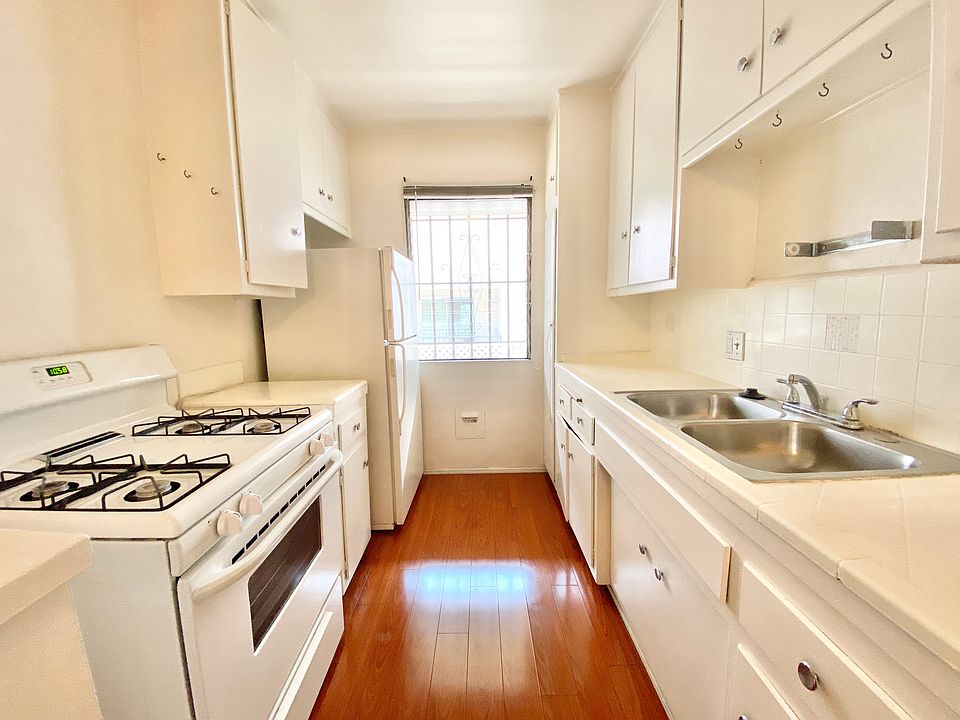 1st image of 4707 Beverly Blvd #7
