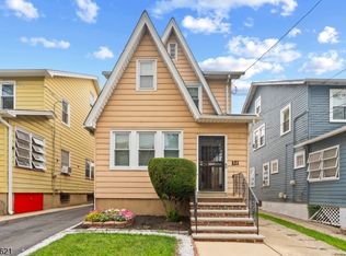 121 Schofield St, Newark City, NJ 07106