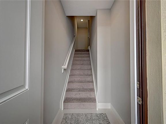 3rd image of 620 Windward Cir #620