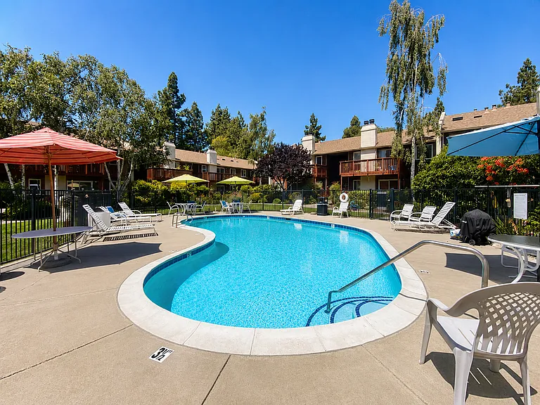 3427 Pennsylvania Cmn — Photo 14