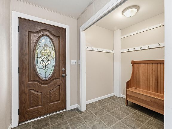 3rd image of 33 Woodridge Drive