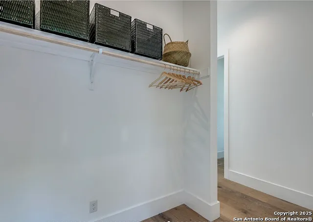 630 E Carson St — Photo 28