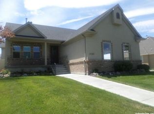 1255 S Lake View Terrace Rd, Saratoga Springs, UT 84045