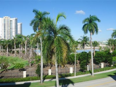 300 Diplomat Pkwy APT 403, Hallandale, FL, 33009