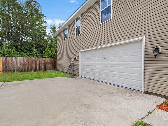 4th image of 330 Nashview Trail