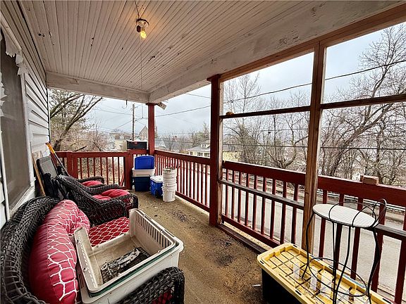 3rd image of 801 Cowan Ave